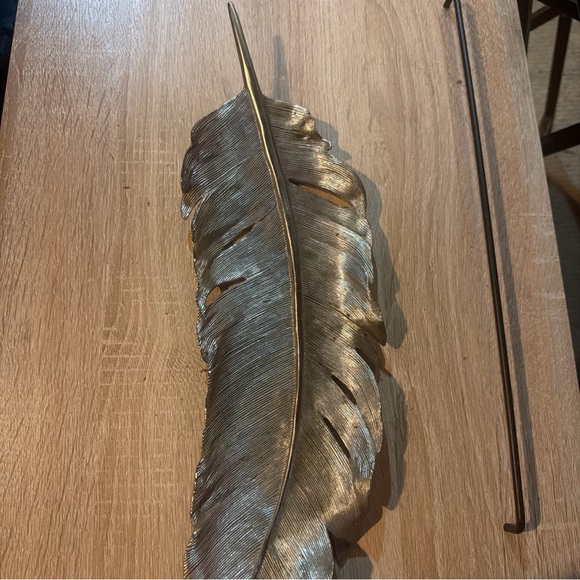 tay home Other - Luxurious‎ Metallic Feather Wall Decor